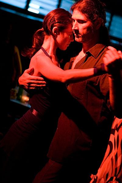 Dans une Milonga de Buenos Aires.