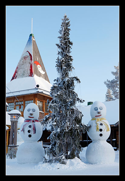 Il est bien connu que le père Noël habite à Rovaniemi. C'est surtout un excellent business :-)
