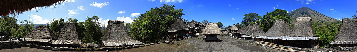 Villages de Bena, perdu au pied d'un volcan