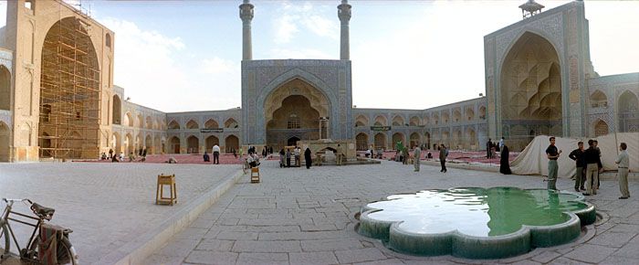 <i>Masjed Jameh</i>