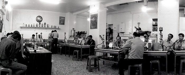 Dans un <i>Chaï Khaneh</i> (maison de thé)