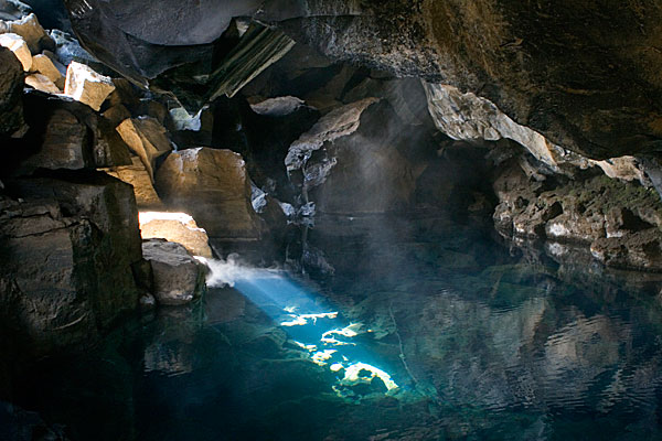 Grottes de Grjótagjá
