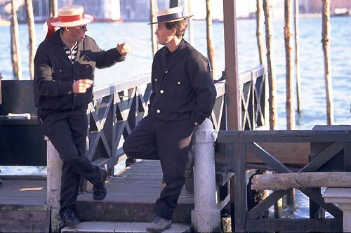 Gondoliers en pleine discussion (avec les mains :-)