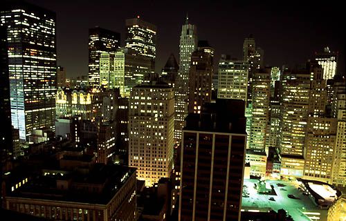 Vue nocturne de Manhattan