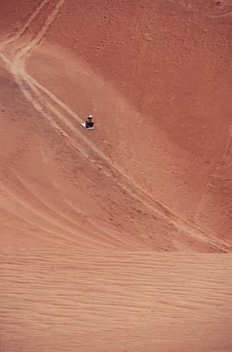 Les incroyables dunes rouges de Mui Ne sont idéales pour une partie de ... luge !!